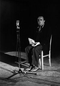 I am sitting in a room - A.Lucier